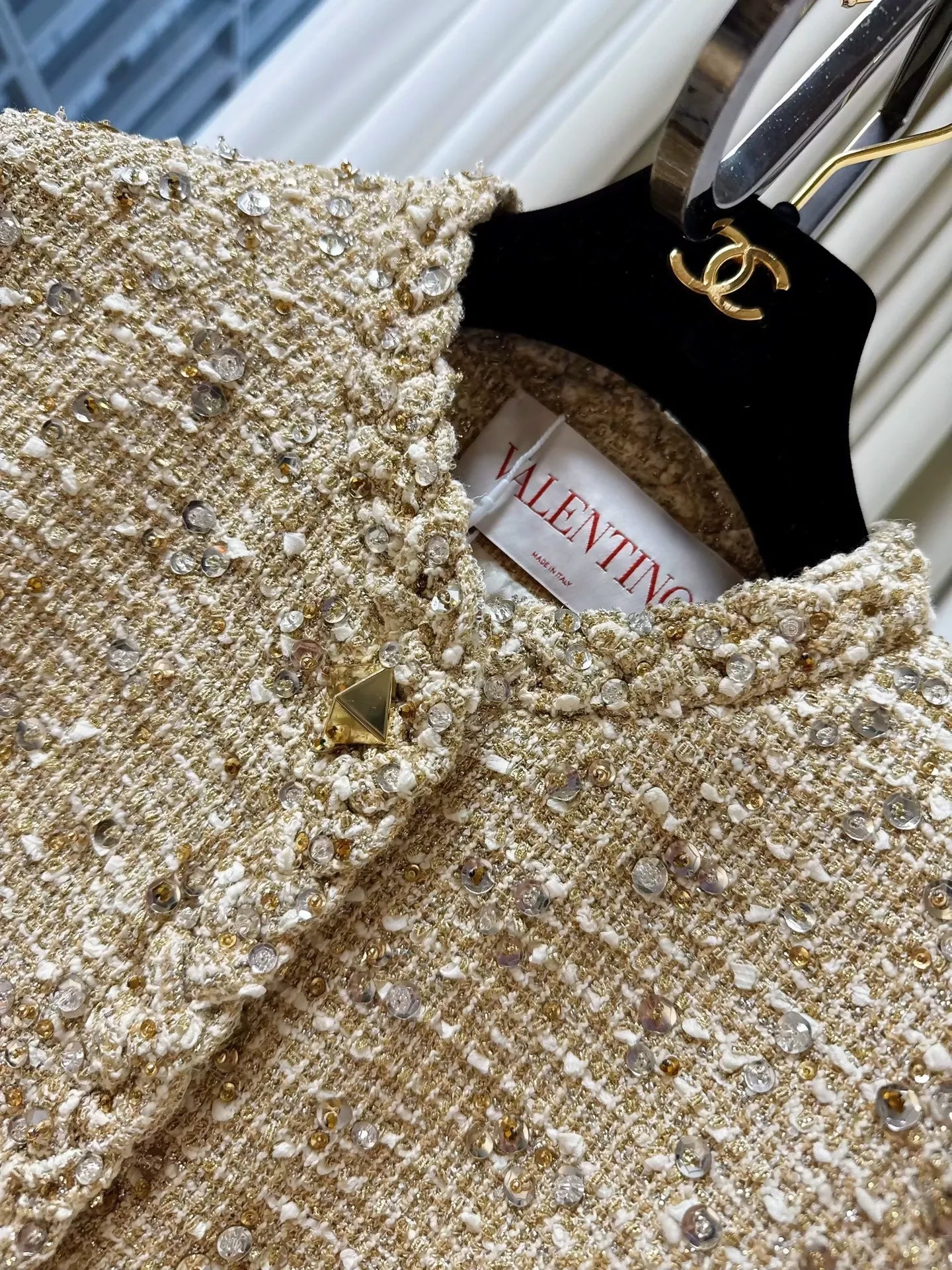 Valentino gold embroidery, sequins, gold button tweed jacket