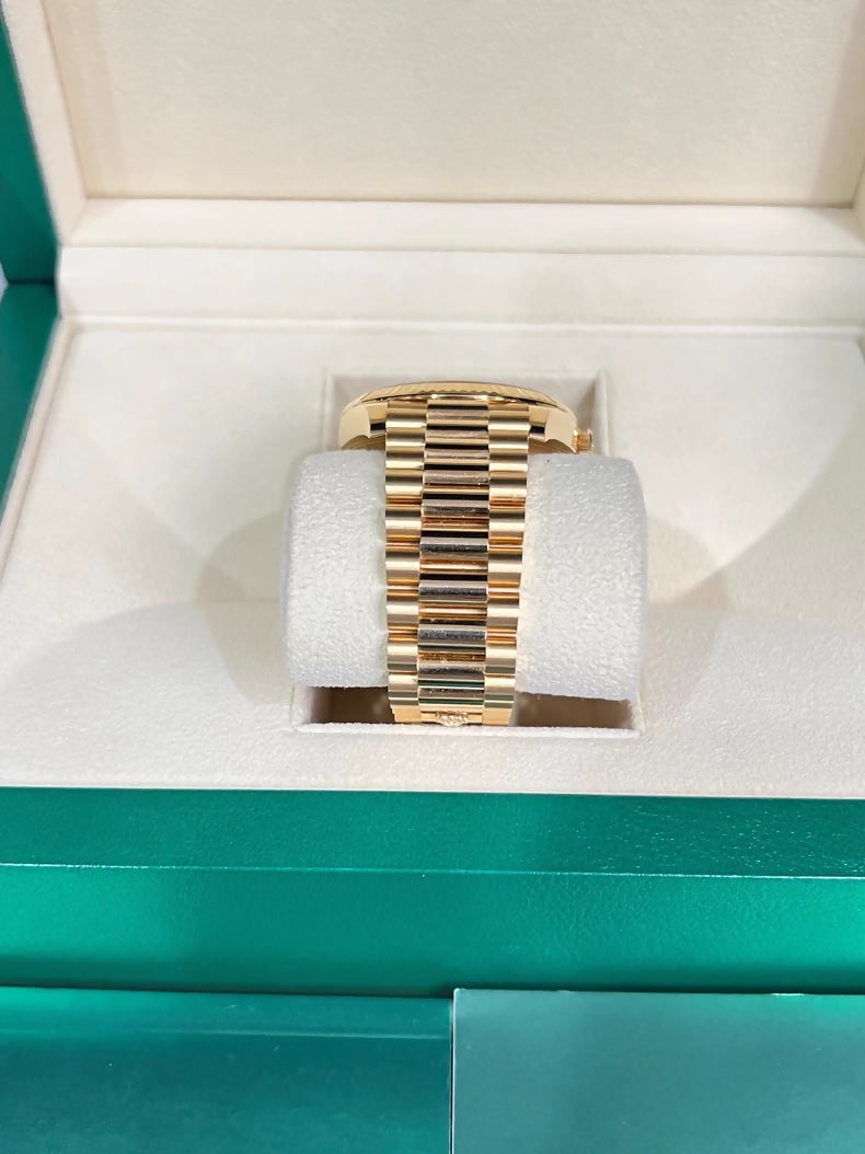Rolex Day-Date series m228238-0071 18K yellow gold, 40mm diameter, automatic mechanical movement