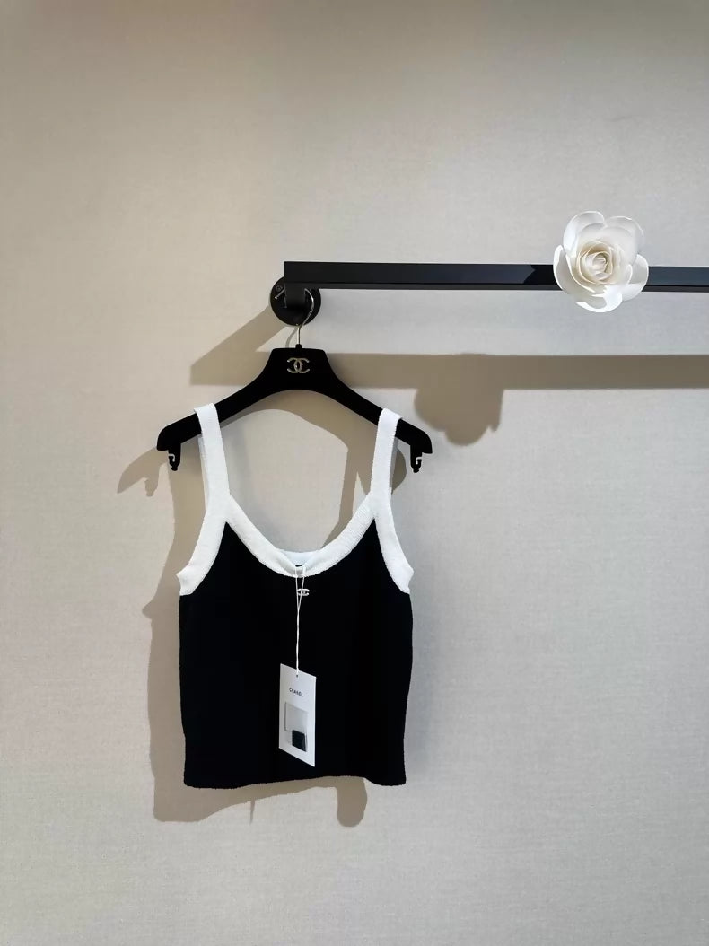Chanel 23P black and white knit top