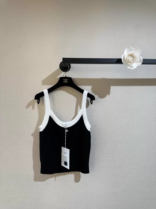 Chanel 23P black and white knit top