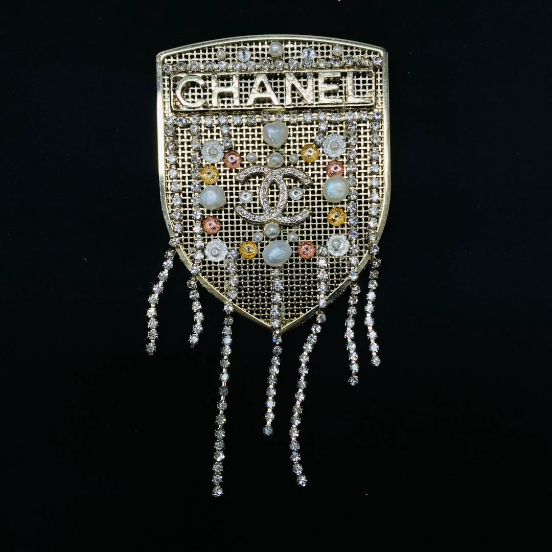 Chanel 20A pearl brooch