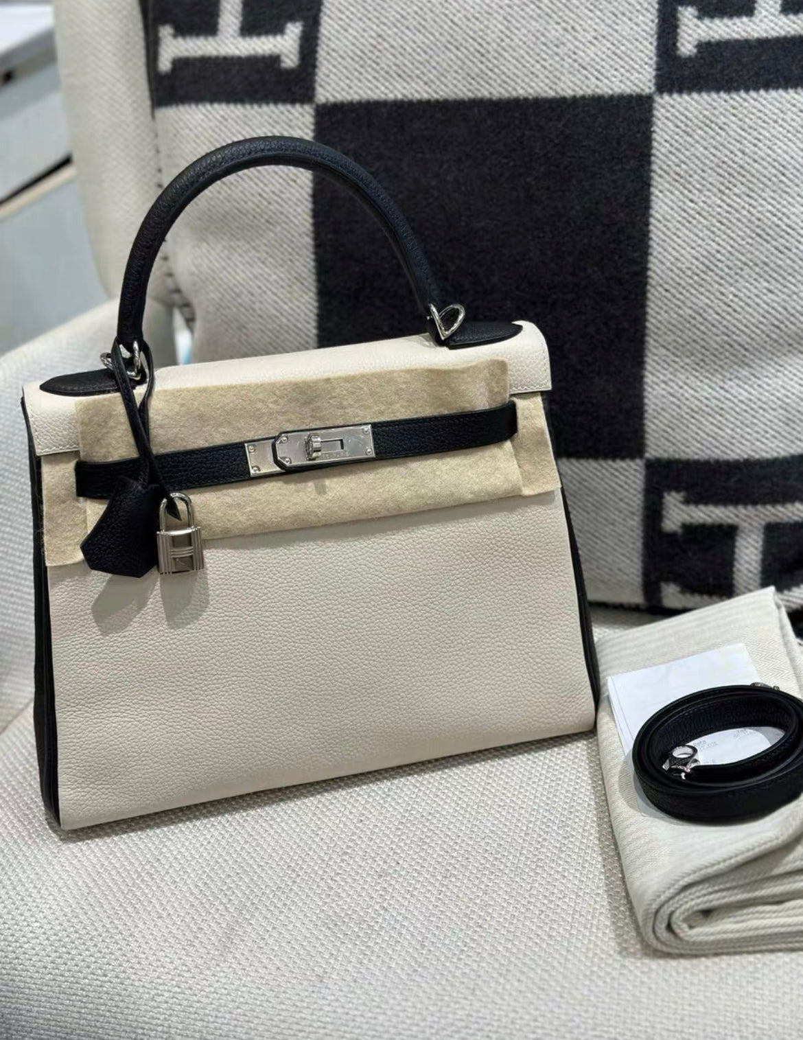 Hermès Special Order (HSS) Kelly 28 Black and White Togo leather Palladium Hardware