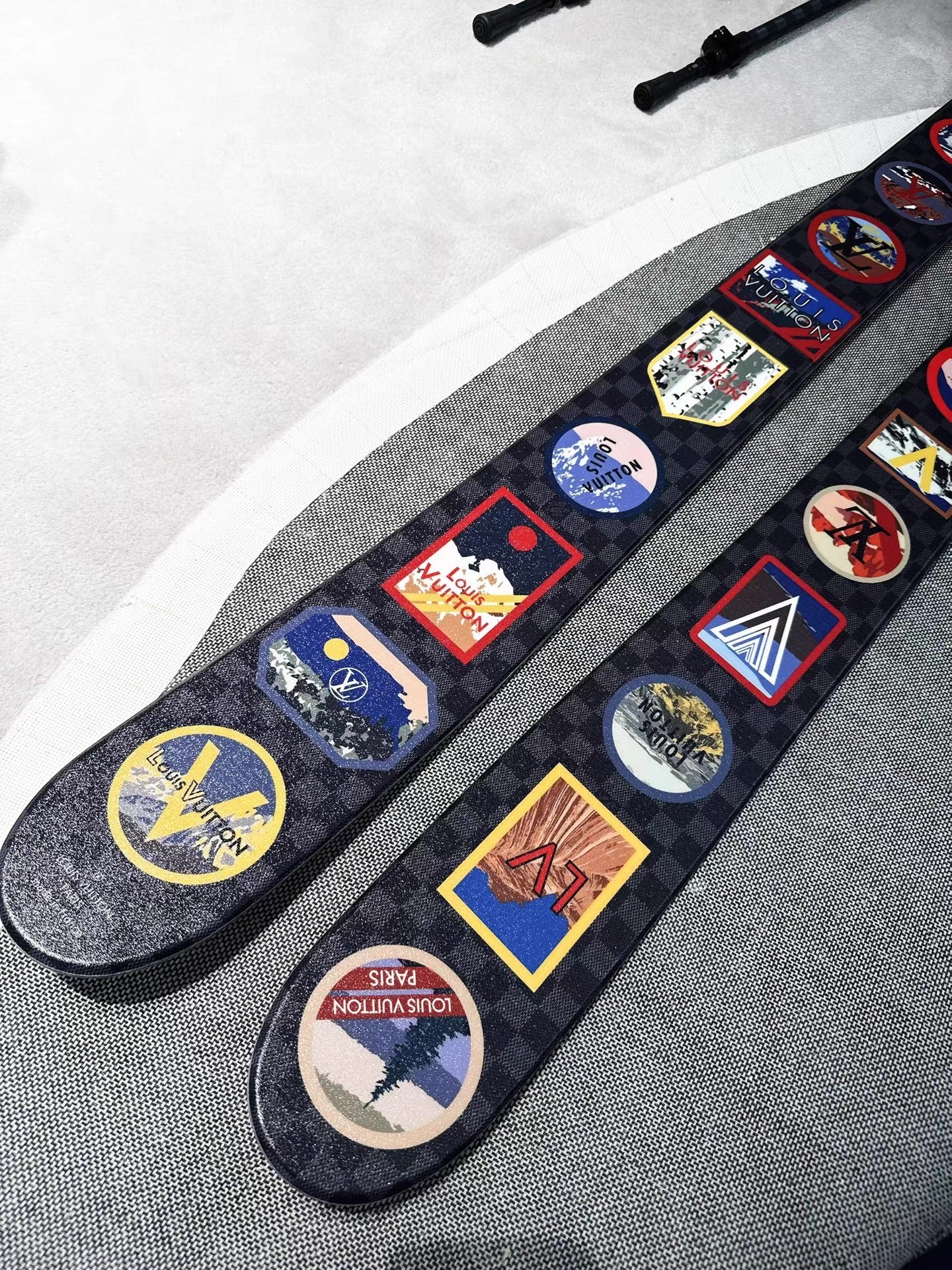 Louis Vuitton Alpes Skis R98007 limited edition