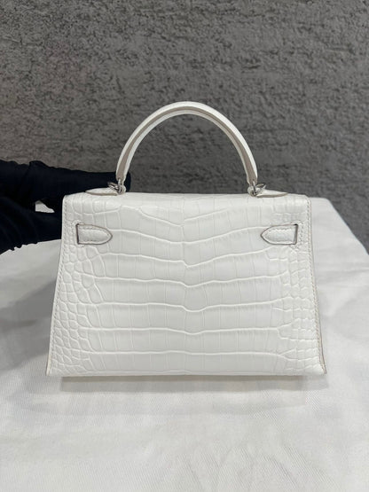 Hermès Kelly Sellier 20 Creme Chantilly Matte Alligator Palladium Hardware