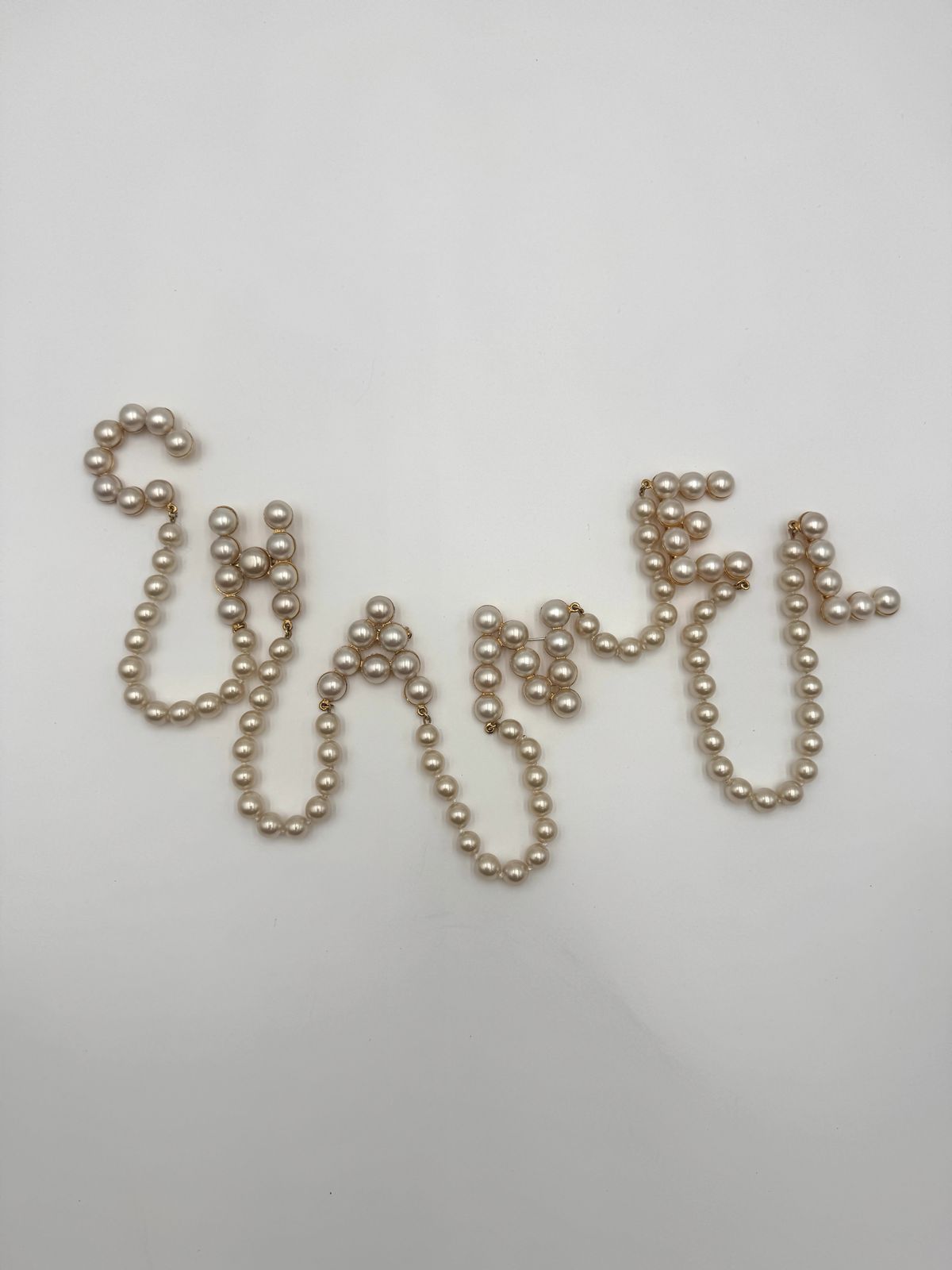 Chanel 1991 pearl letter brooch - Rare