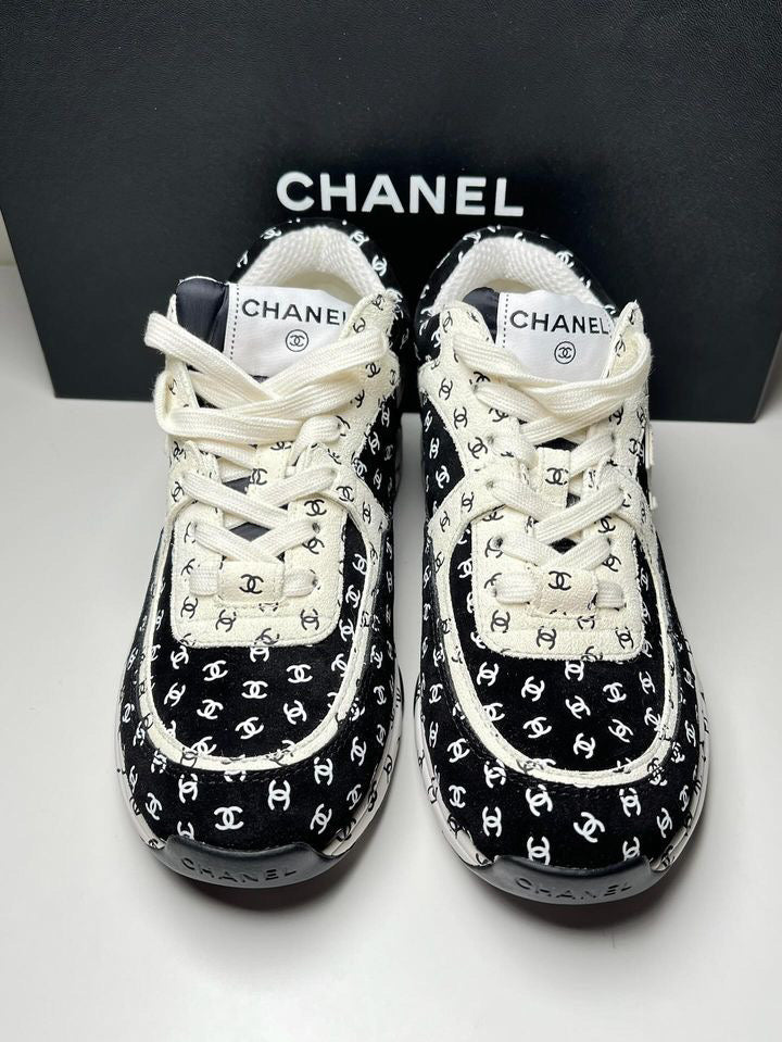 CHANEL White Black suede CC Logo Trainers Sneakers size 37C full set