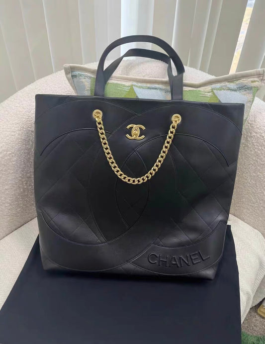 CHANEL 2023 Club Monaco Tote bag