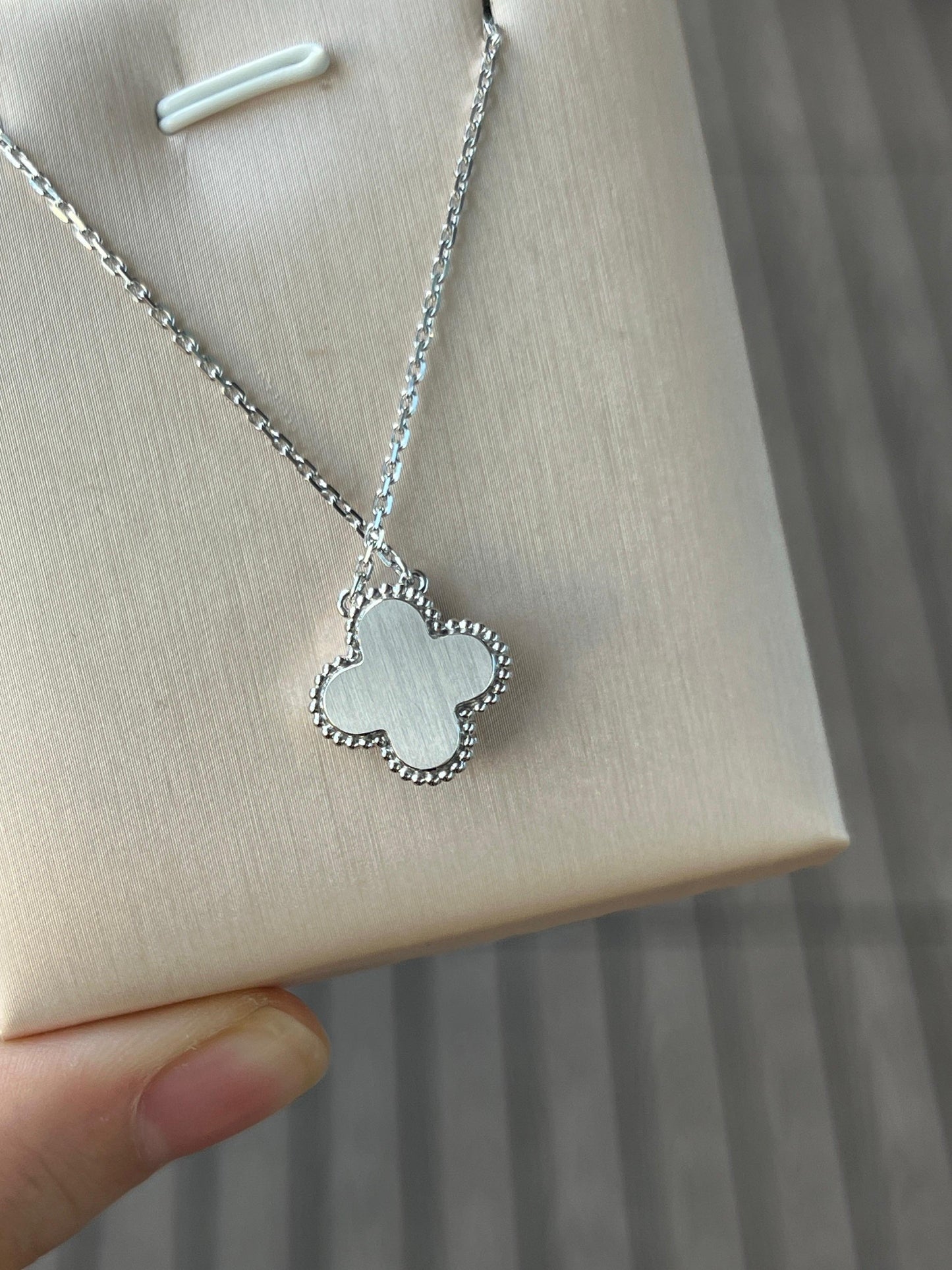 Van Cleef 
Arpels Holiday Pendant 2024