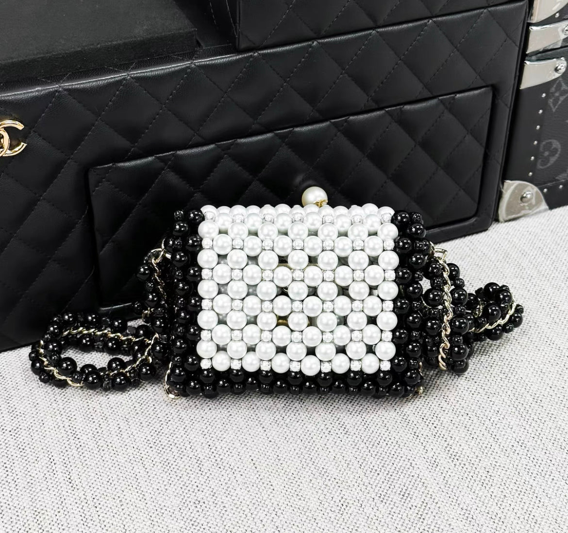 CHANEL 2022 SS WHITE & BLACK FAUX PEARLS MINI FLAP EVENING BAG WITH GOLD HARDWARE