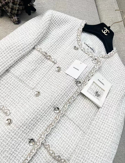 Chanel 25c white tweed jacket