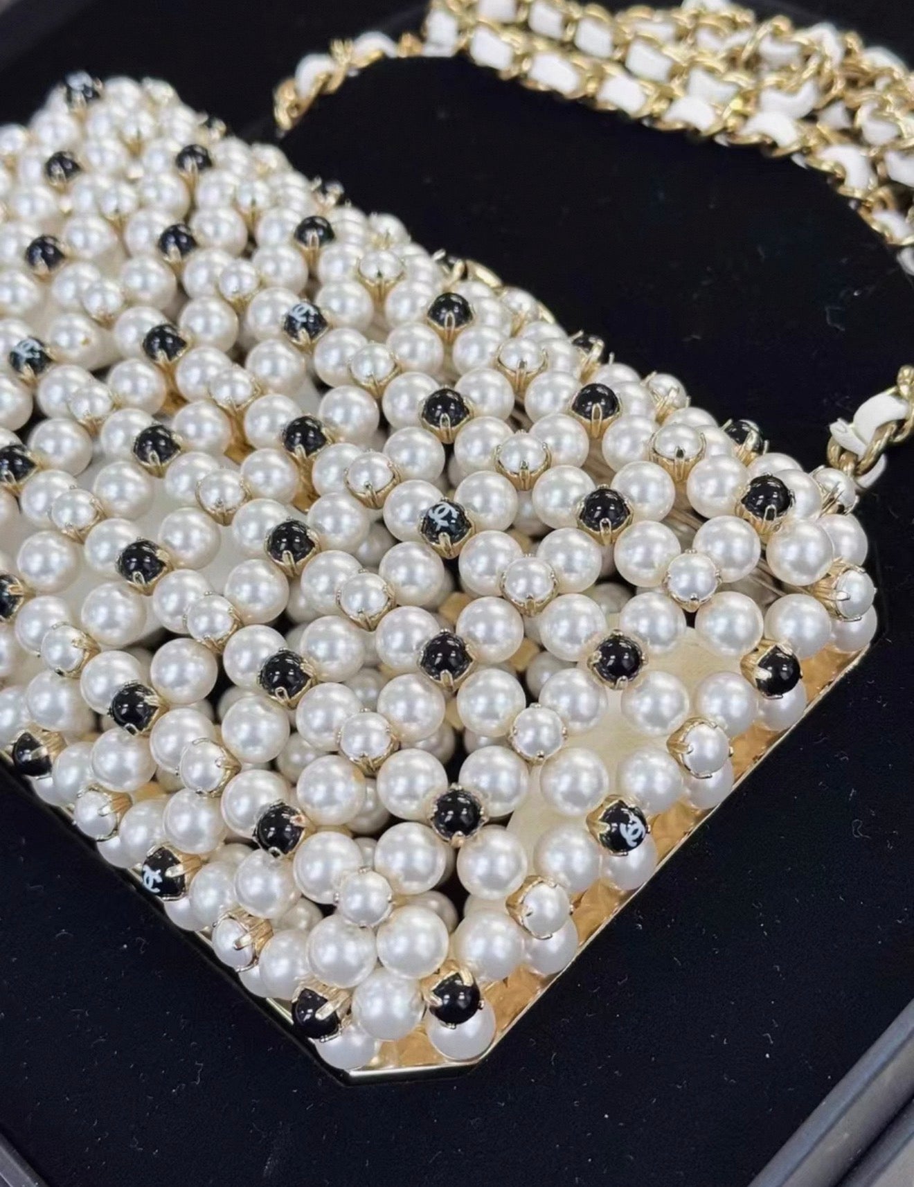 Chanel 23s black and white color gold metal pearl evening bag minaudière