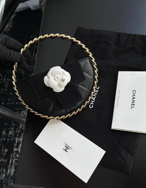 TNK☆❗️CHANEL 非売品　キルティングケース ブラック Chanel 23k Camellia Hula Hoop Bag Black – Wararni.com