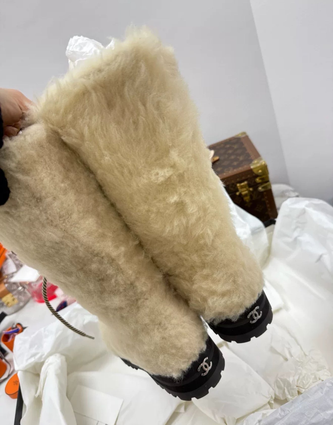 Chanel 24N ski coco neige beige fur boots – Wararni.com