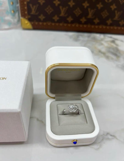 Boucheron Plume de Paon Diamond ring size 52 Brand New