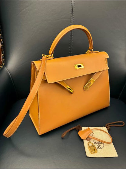 Hermès Kelly 32 Gold Box Calf Gold Hardware