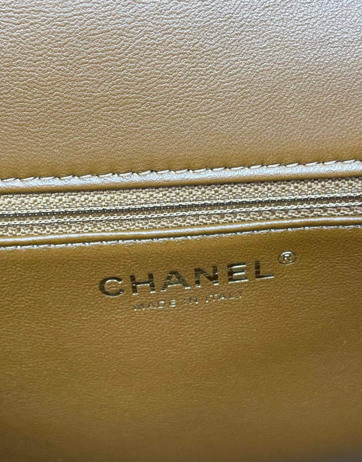 Chanel 24 FLAP BAG Shearling Lambskin & Gold-Tone Metal
Beige & Brown