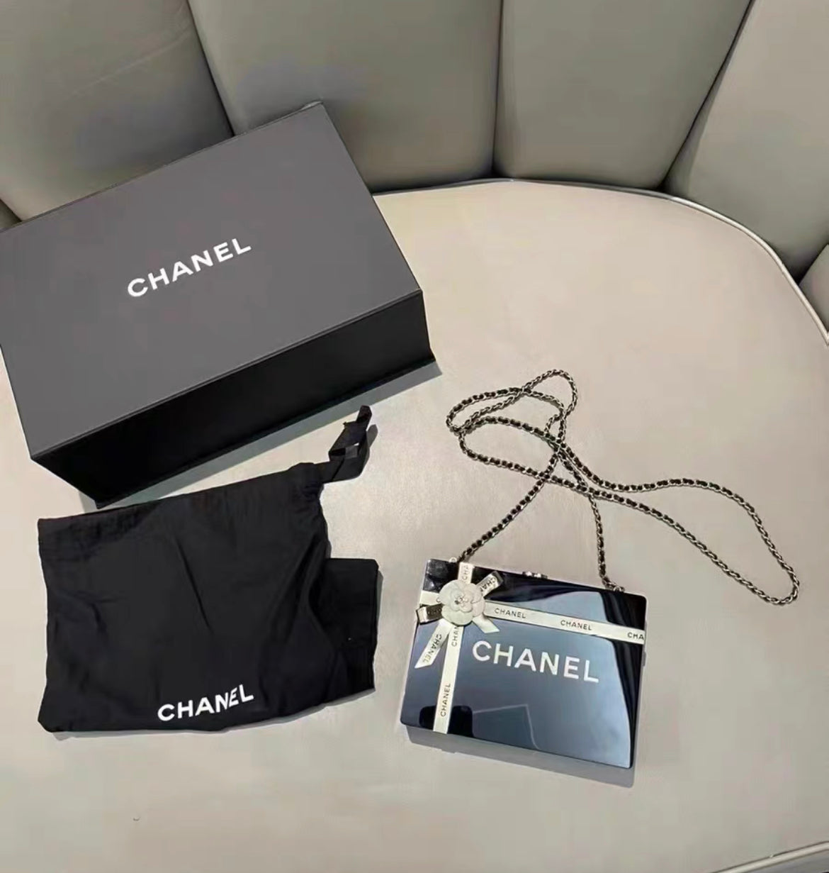 Chanel 2017 Gift Box Minaudière – Wararni.com
