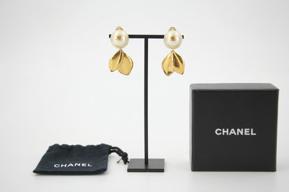 Chanel Vintage 99P Imitation Pearl Gold Leaf-Shaped Pendant Earrings