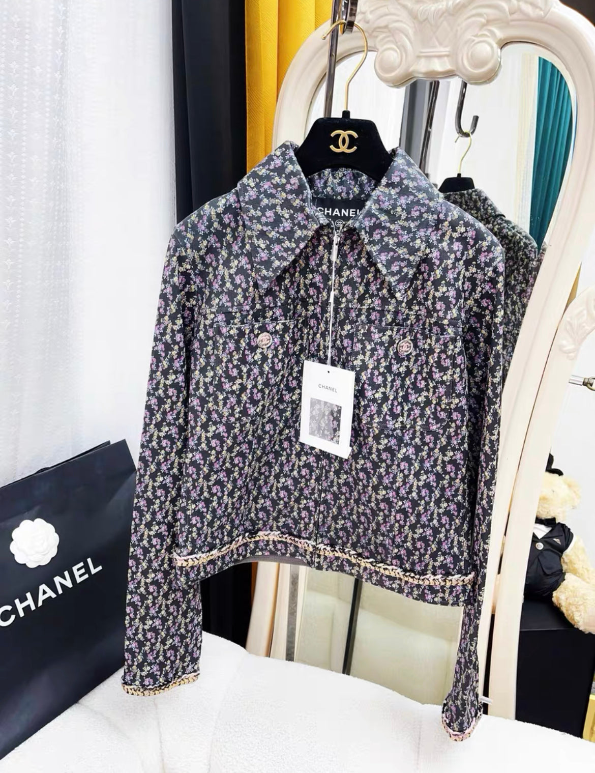 Chanel 23A Dark Gray & Multicolor Leather Jacket size 36