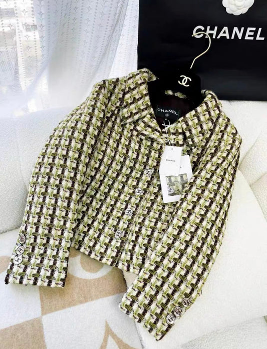 Chanel 23A ecru, khaki and brown tweed jacket size 38