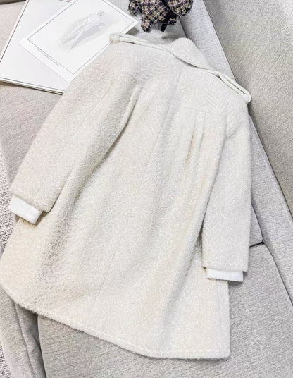 Rare Chanel 2015 écru coat