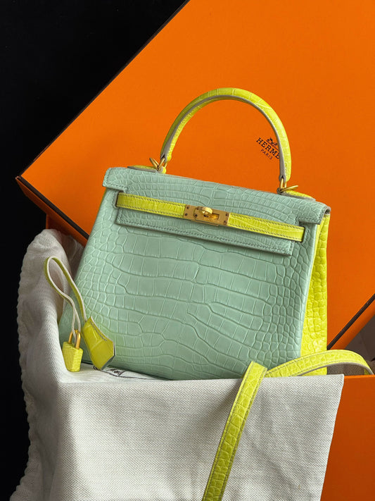 Hermès Kelly 25 Menthe / Citron Brushed Gold Hardware Matte Porosus Crocodile