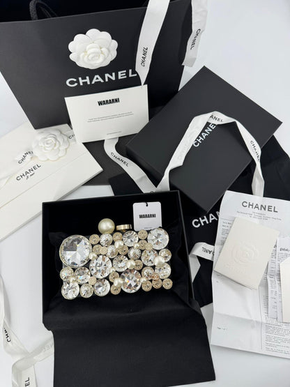 Chanel Fall-Winter 2025/26 oversized rhinestones, pearls, and double C jewels evening bag
