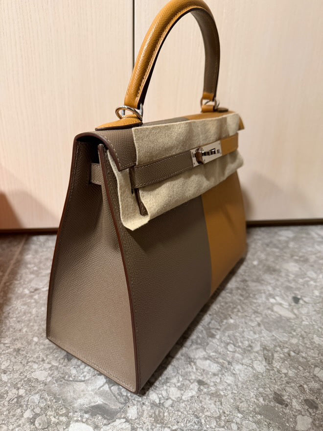 Hermès Kelly 28 Sellier Sesame/Etoupe/Bleu Indigo Veau Epsom Laiton Palladium Hardware