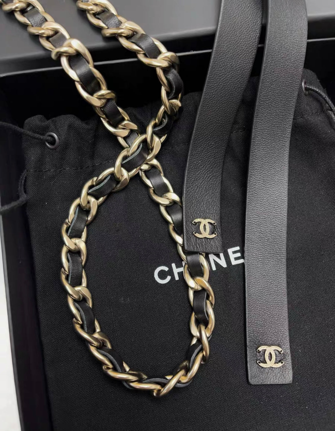 Chanel 2020 black leather chain belt size XS