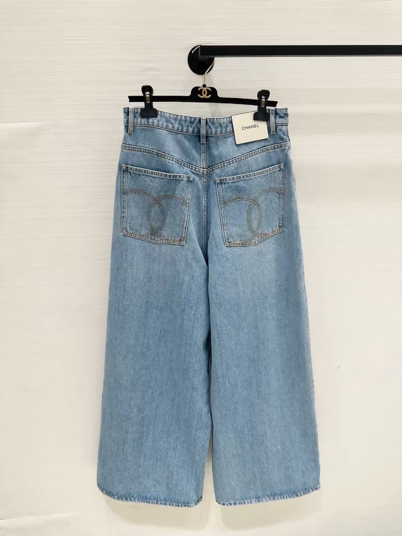 Chanel 26a popular blue wide-leg jeans, F40