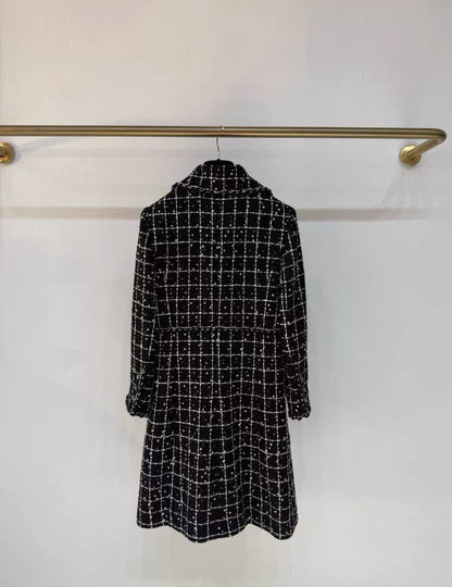 Chanel 23K coat with fine sequins in black and white