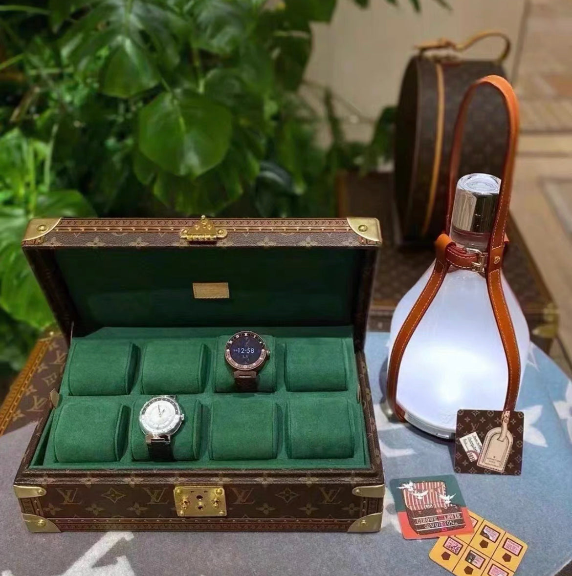 Loui Vuitton Coffret 8 Montres – Wararni.com