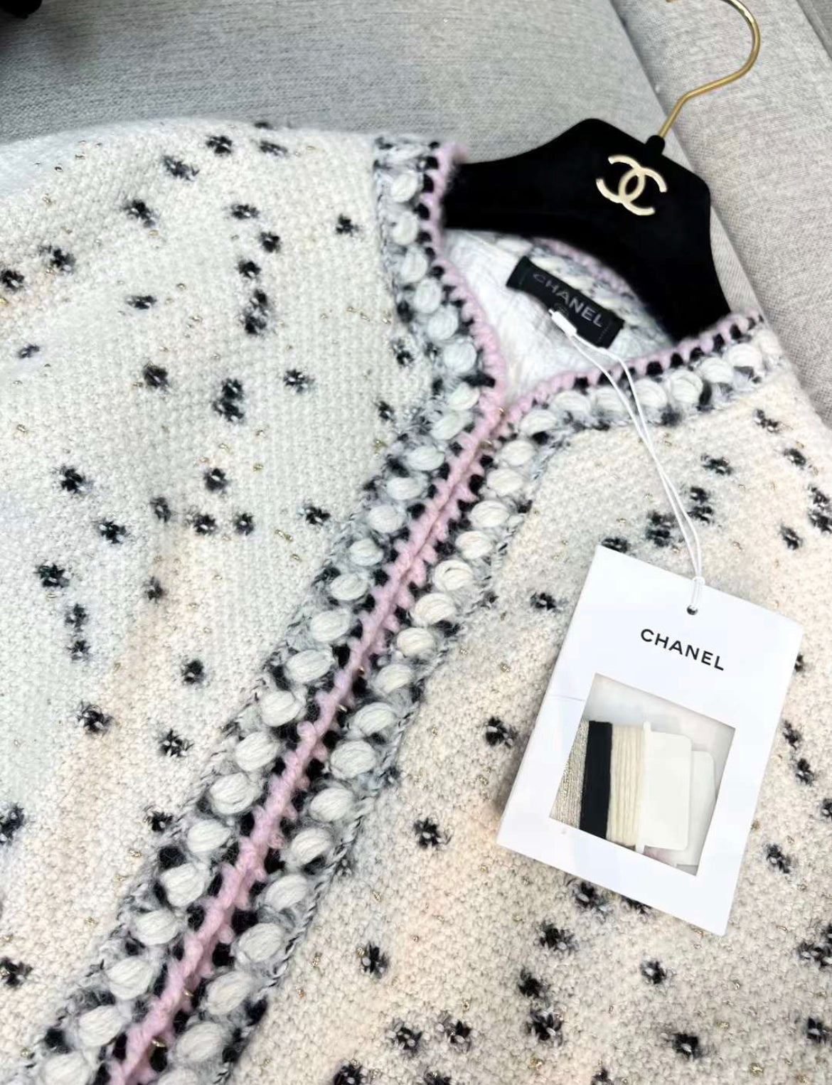 CHANEL 21A METIERS D'ART RUNWAY CARDIGAN size 34