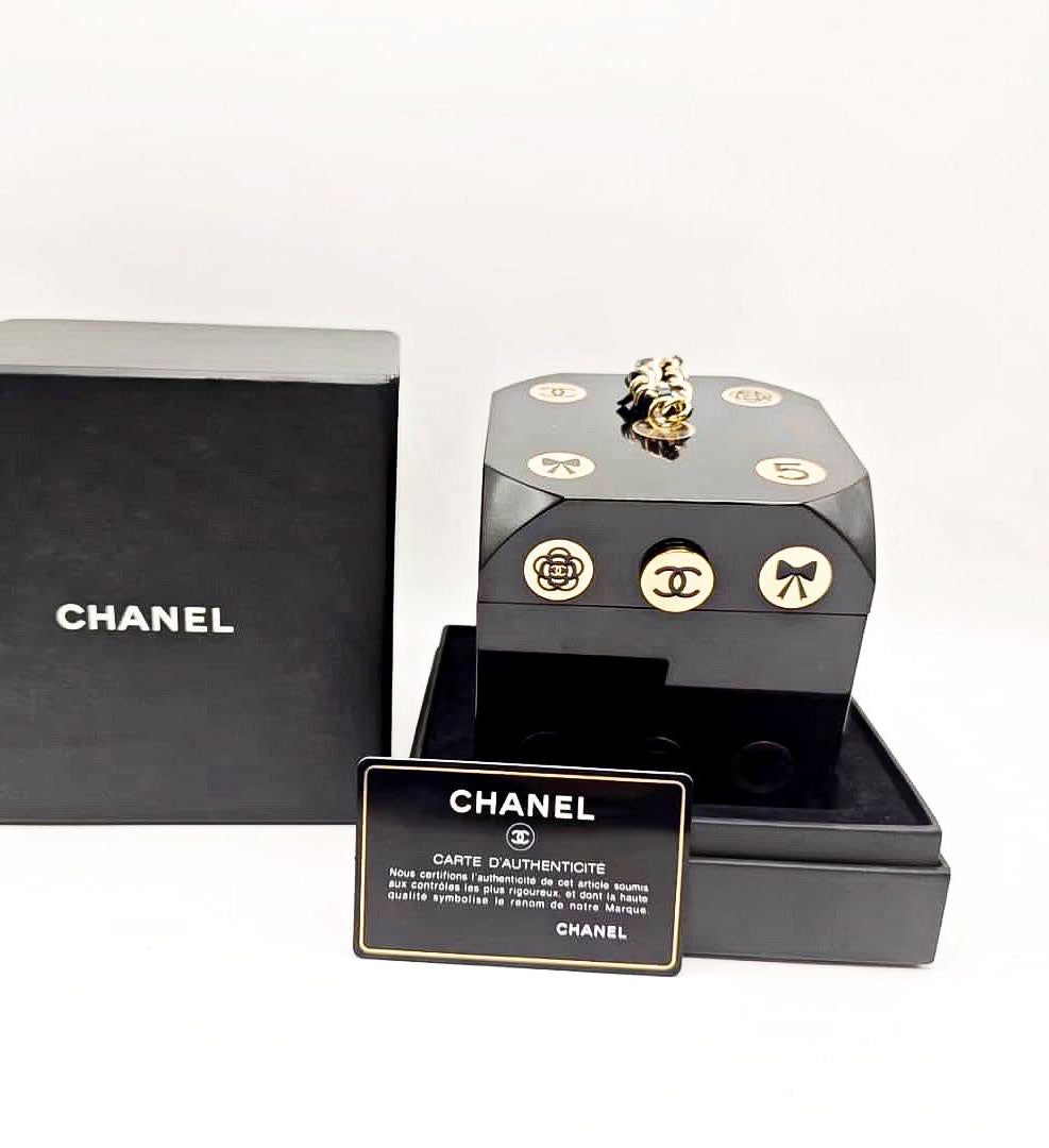 Chanel Autumn/Winter 2015 Couture Dice Casino Minaudière Plexiglass Bag