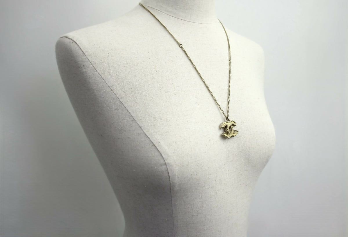 Chanel Vintage A11 Metal Enamel Yellow Glitter Leaf Motif Adjustable Necklace