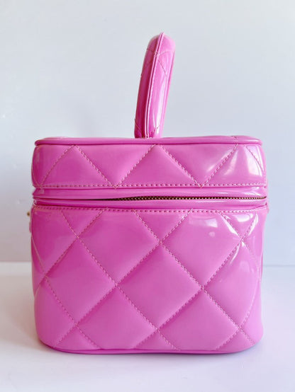 CHANEL 1995 Vintage "Barbie" Heart-Mirror Vanity Case Bag in pink