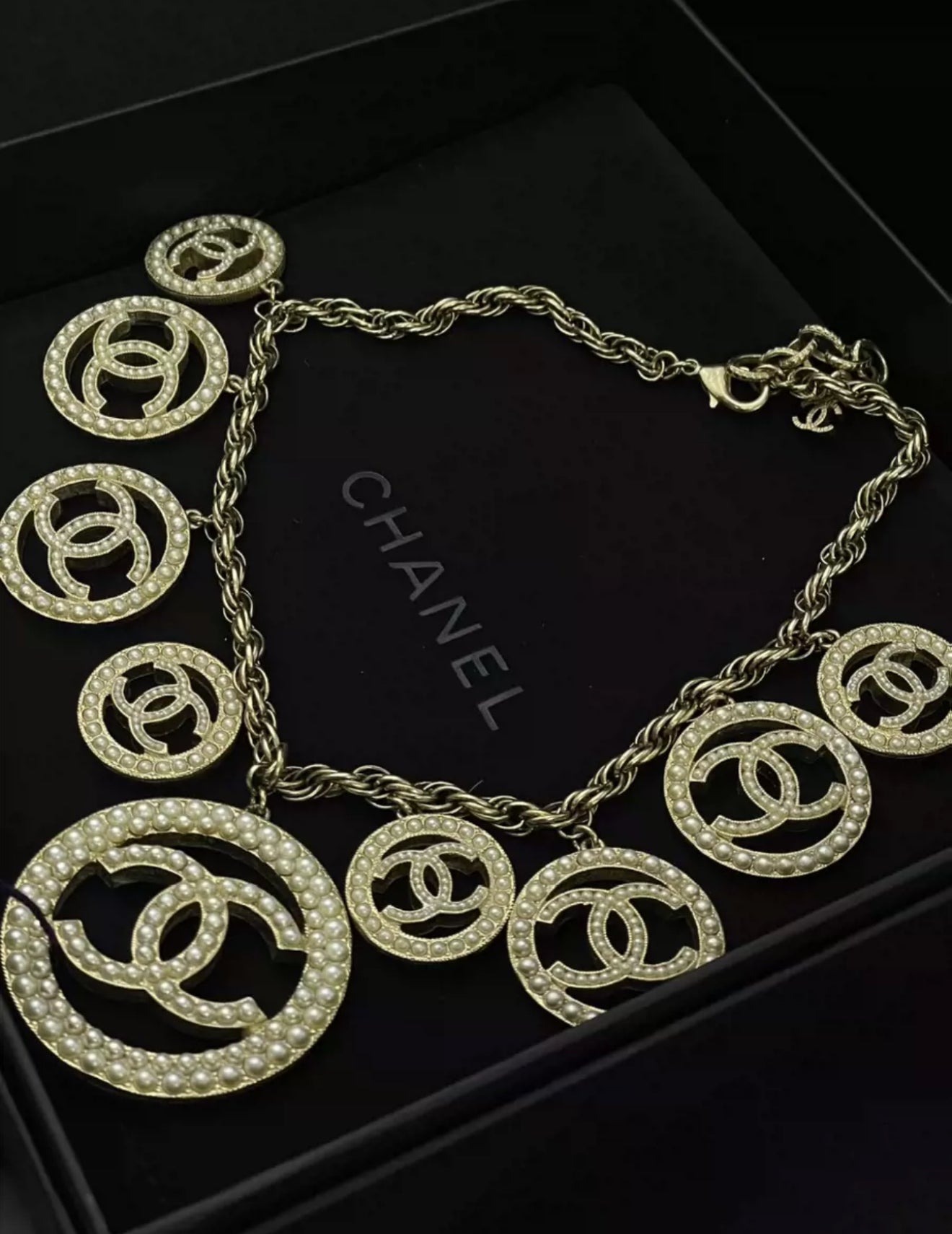 Chanel 17A double CC pearl necklace