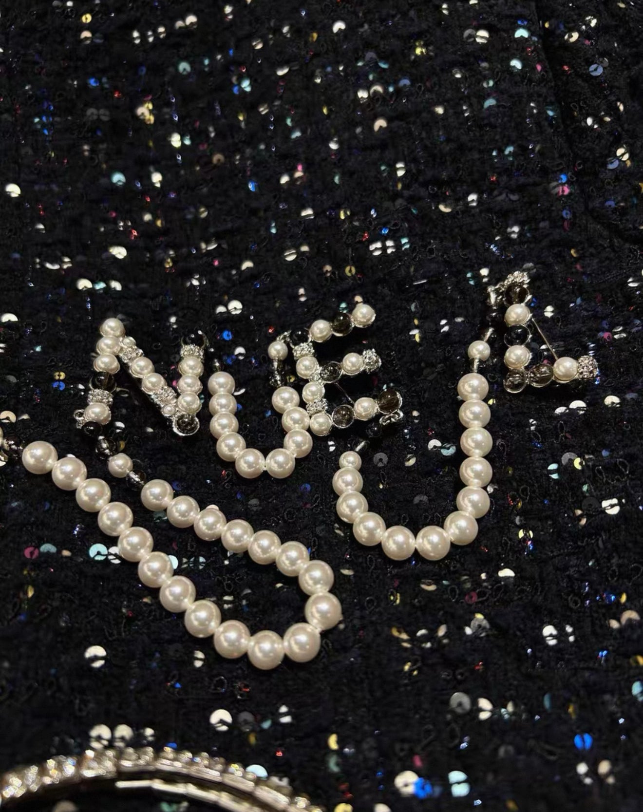 Rare Chanel 2019 Peals CC Letters Brooch