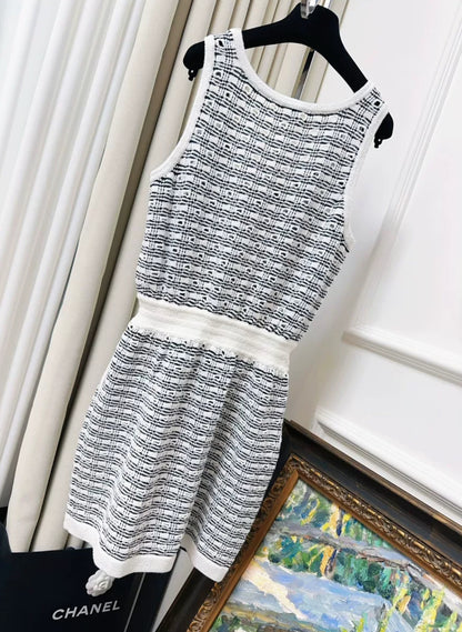 Chanel 25P Black & White Knitted Dress