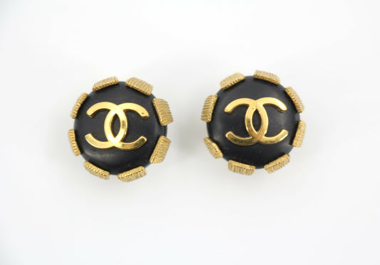 Chanel Vintage 94 Gold Plated & Resin Buckle CC in Black and Gold Clip-on Earrings