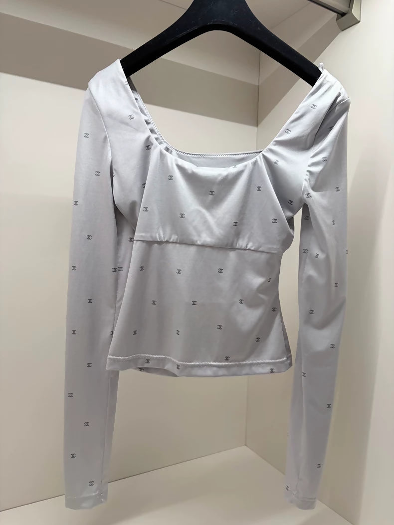 Chanel 24M cc logo grey top