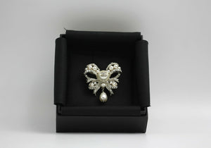 Chanel C20B Imitation Pearl Bow Brooch