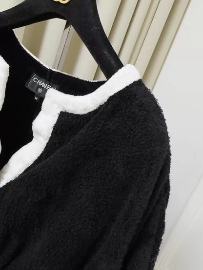 Chanel 23M black and white top