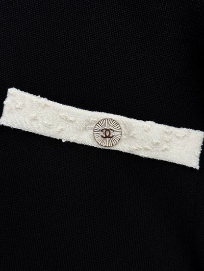 Chanel 25A black and off-white T-shirt