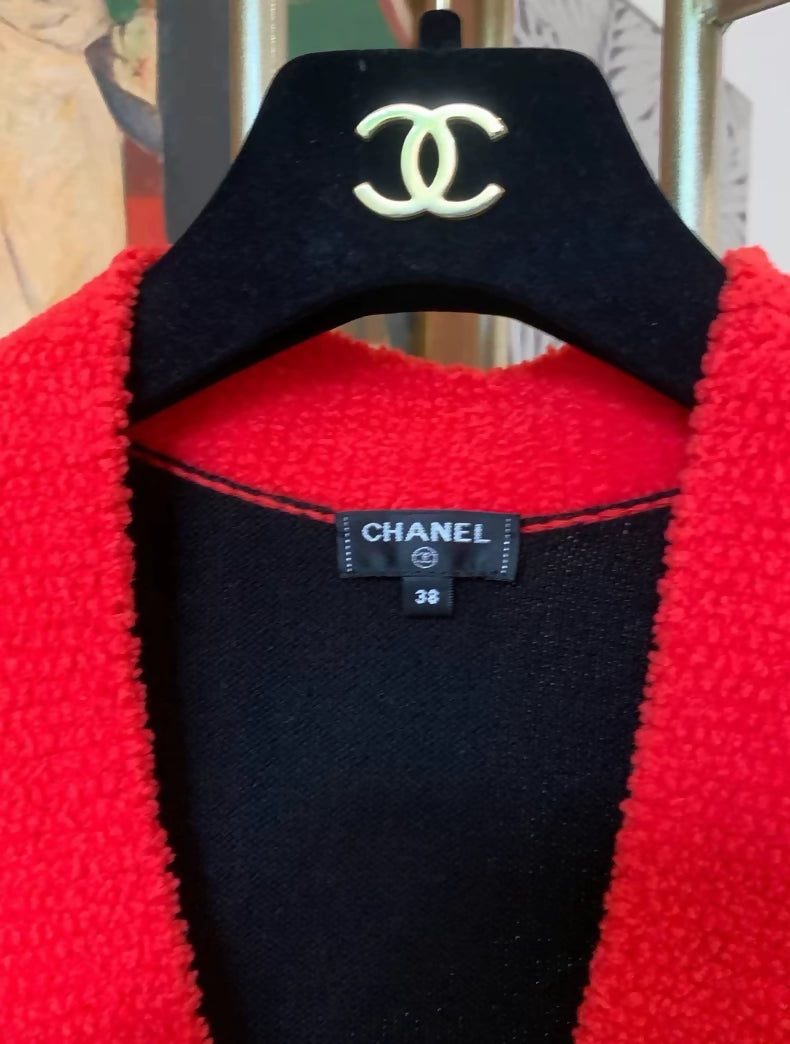 Chanel 19K black/red cashmere cardigan