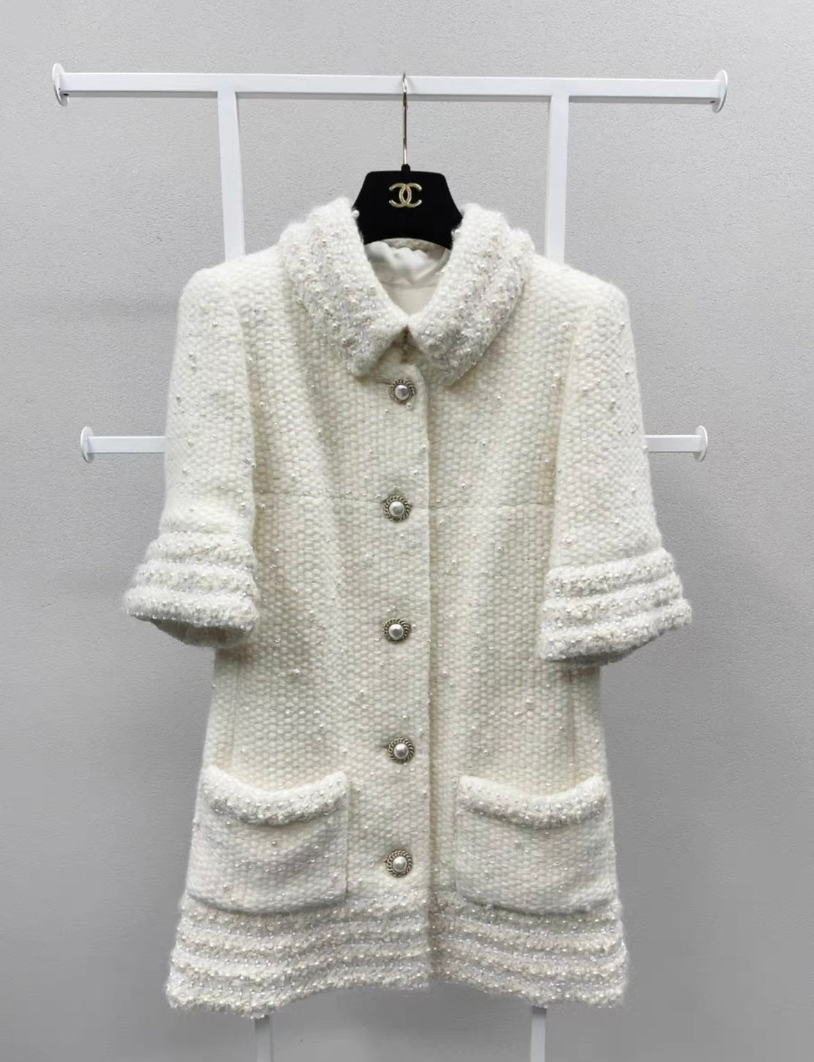 Chanel 18A Paris-Hamburg Ecru/White Pearly Tweed jacket pearl buttons size 36