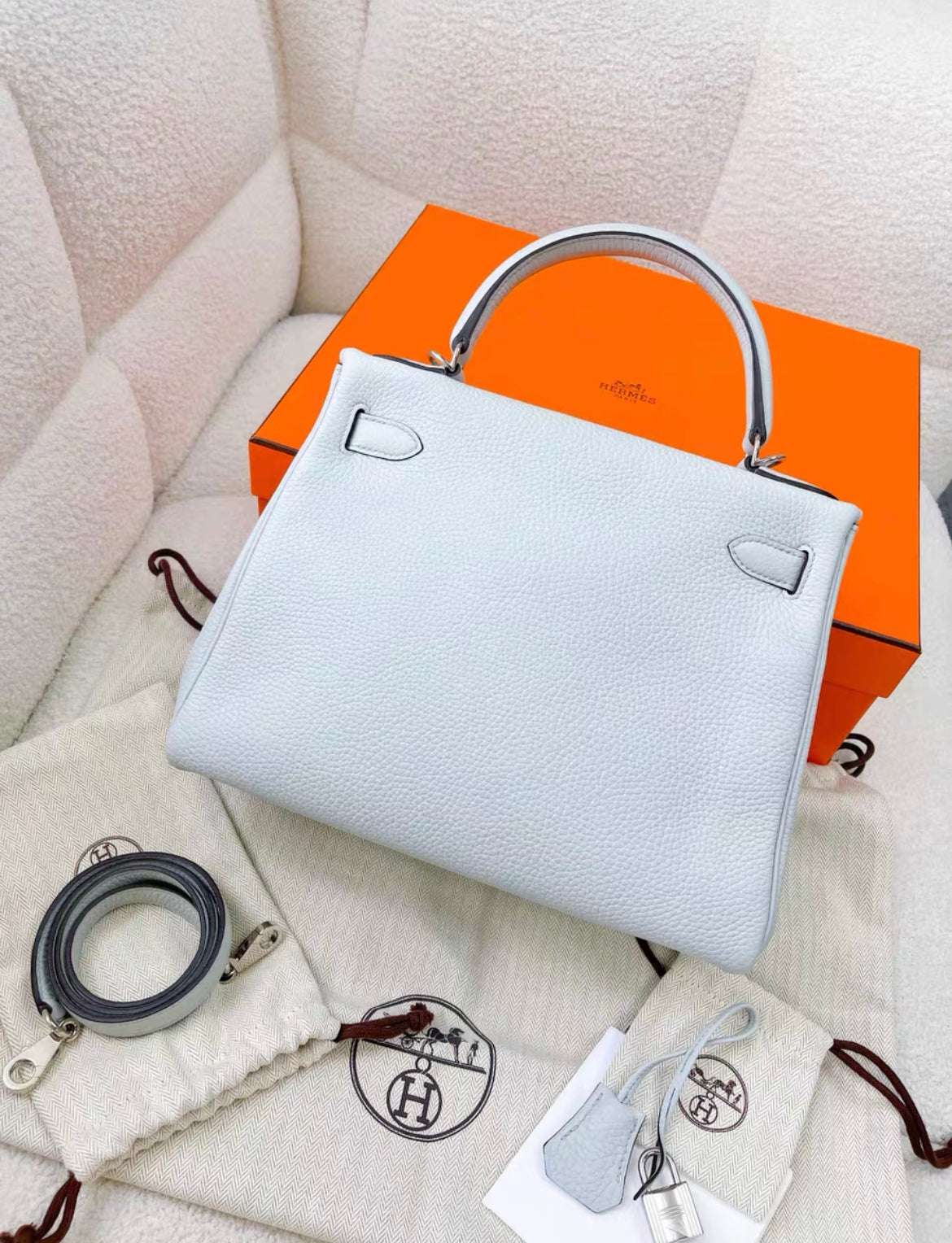 HERMES Kelly 28 Taurillon Clemence Retourne Togo Bleu Pale Palladium Hardware