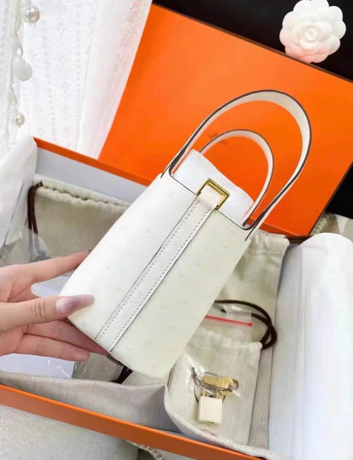 Hermès Beton Ostrich Picotin Lock 18 Gold Hardware – Wararni.com