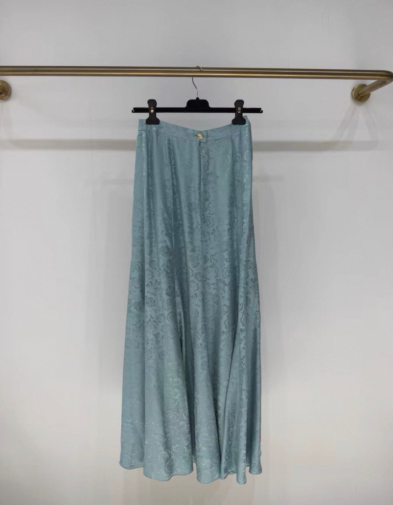 Chanel 25A green floral satin midi skirt