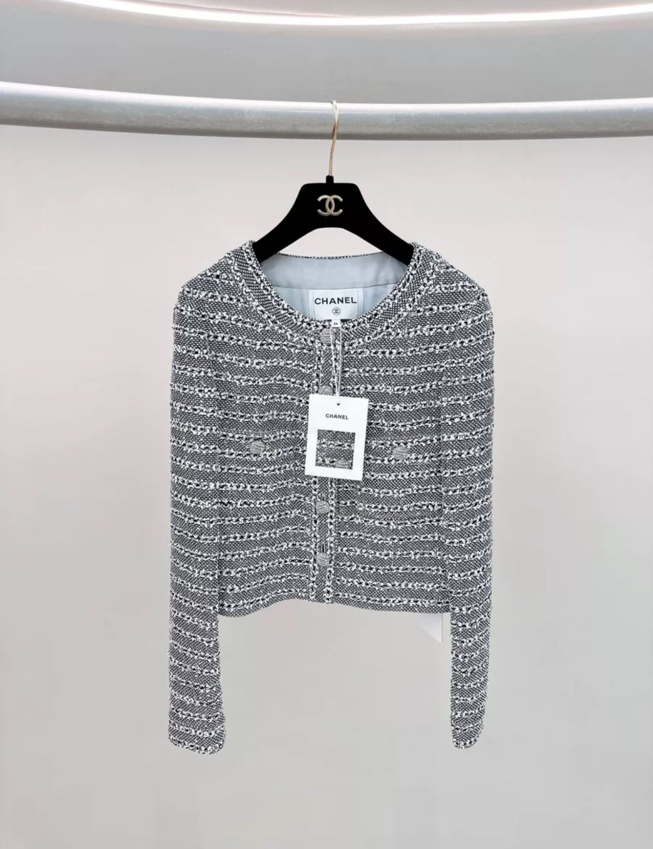 CHANEL 24P Black & White tweed jacket